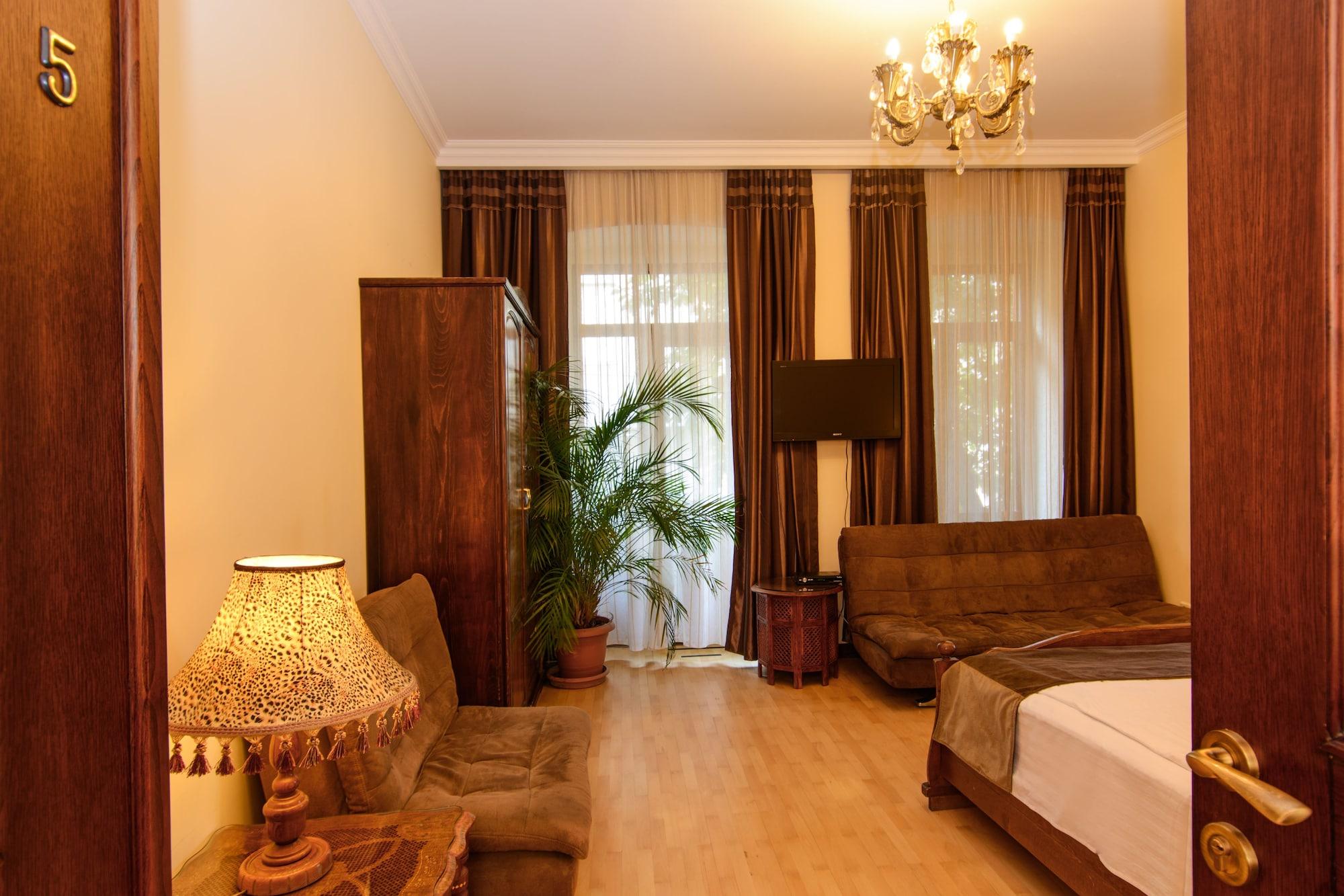 Hotel British House Tbilisi Buitenkant foto
